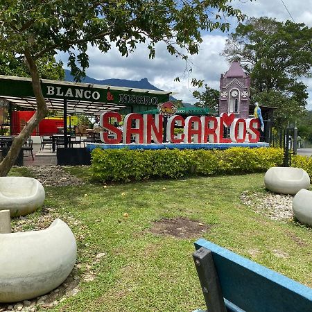 Отель Alojamiento Campestre. San Carlos, Antioquia. Экстерьер фото